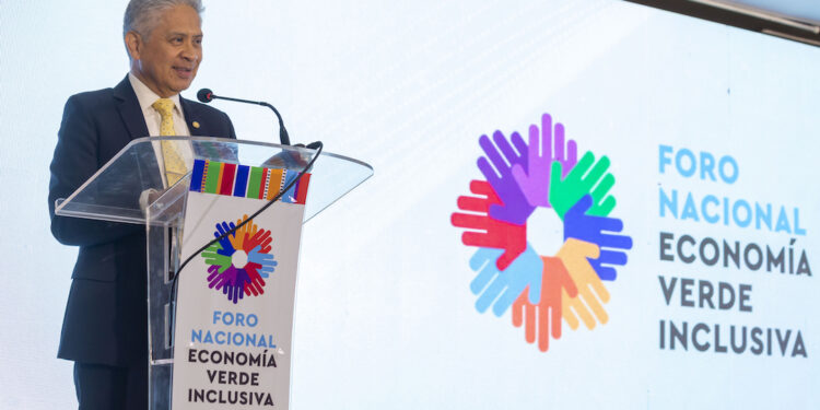 Foro aborda líneas de acción para fortalecer la economía verde en el país