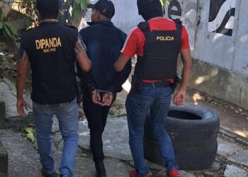 Dipanda captura a tres personas por extorsión