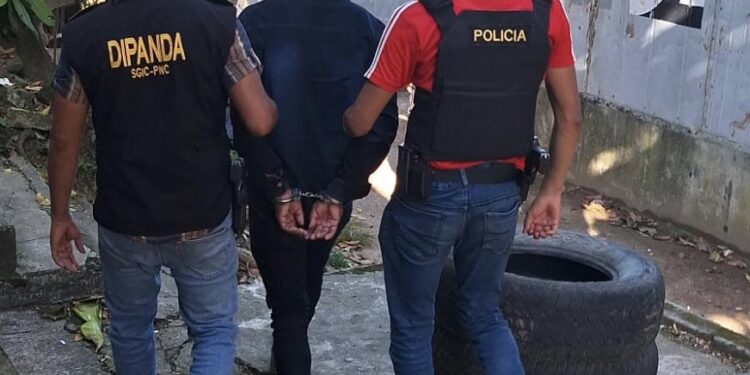 Dipanda captura a tres personas por extorsión