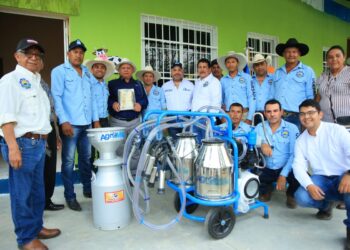 Productores de leche en Quesada, Jutiapa, cuentan con modernas instalaciones