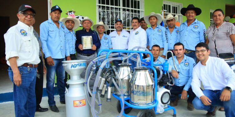 Productores de leche en Quesada, Jutiapa, cuentan con modernas instalaciones