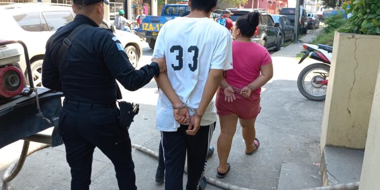 Pandilleros capturados cuando trasladaban armas y drogas en Izabal