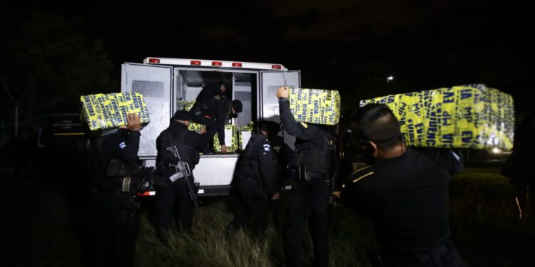 Mingob y SGAIA incautan al narcotráfico más de Q1 mil 400 millones