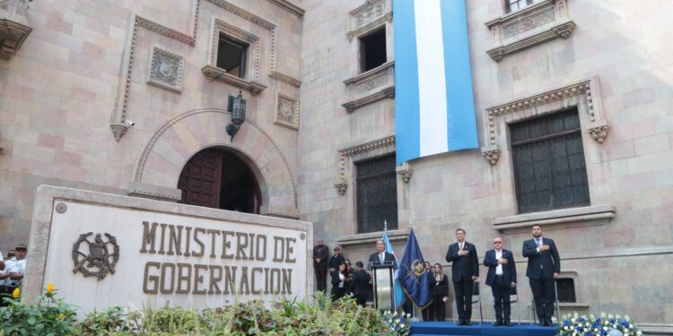 Ministerio de Gobernación conmemora 184 años de servicio a la población guatemalteca