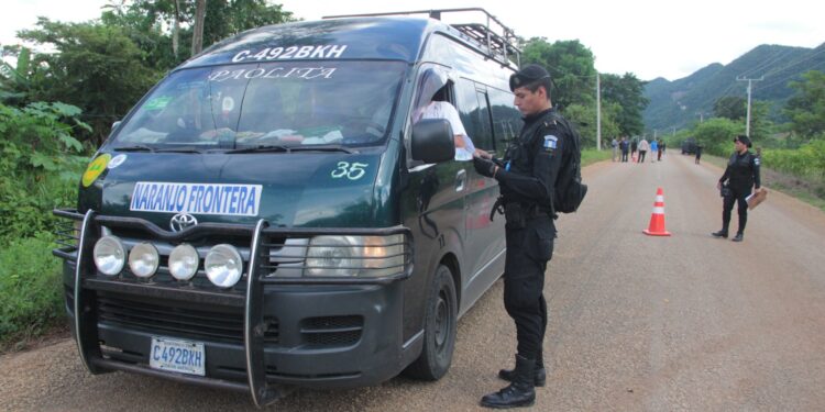 Operativos aéreos y terrestres refuerzan seguridad ciudadana en Semana Santa