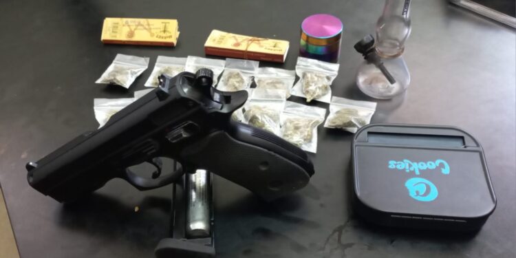 Capturados por distribución de drogas y portación ilegal de armas de fuego en Escuintla