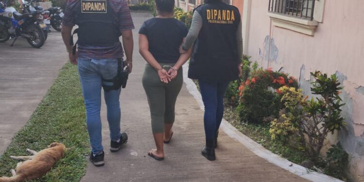 Dipanda captura a tres mujeres por extorsión y una más por hurto