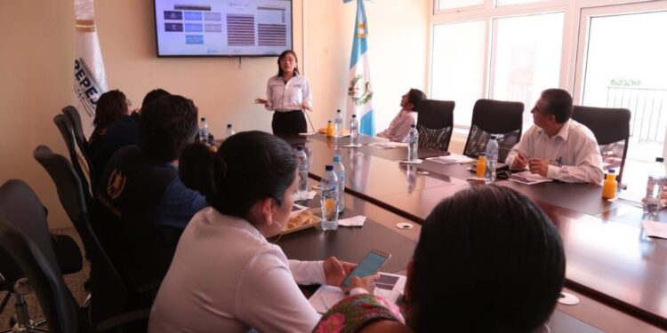 Registro de las Personas Jurídicas capacita a delegados departamentales