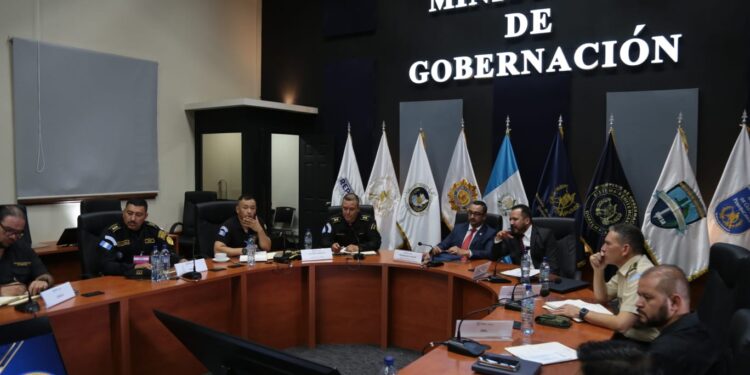 Autoridades fortalecen plan de erradicación de plantaciones ilícitas