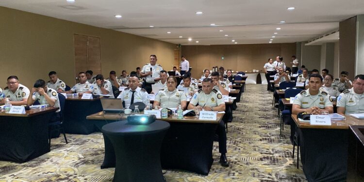Capacitación busca generar proyectos para apoyar a centros educativos