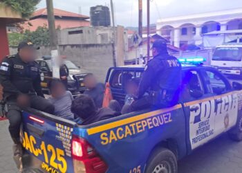 Denuncia permite captura de presuntos responsables del robo de un camión con mercadería