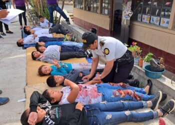 PNC realiza actividades de prevención con estudiantes del interior del país