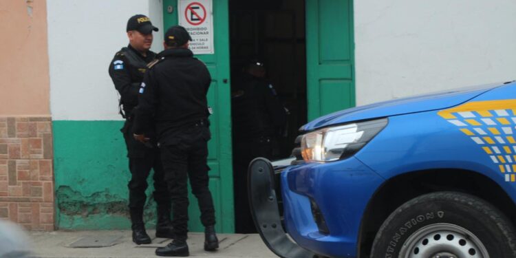 Investigadores desarrollan allanamientos en contra de la pornografía infantil