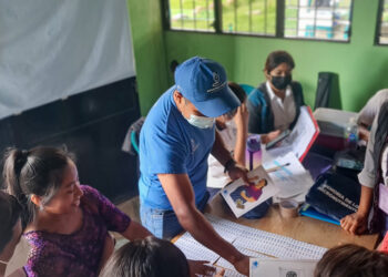 Crecer Sano avanza en capacitación a trabajadores del MSPAS, MIDES y SESAN en el uso de la Mochila Azul