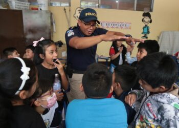 Disetur promueve seguridad turística en centros educativos
