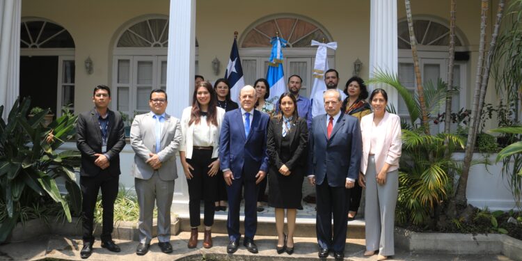 Delegación chilena conoce abordaje de la seguridad alimentaria y nutricional en Guatemala