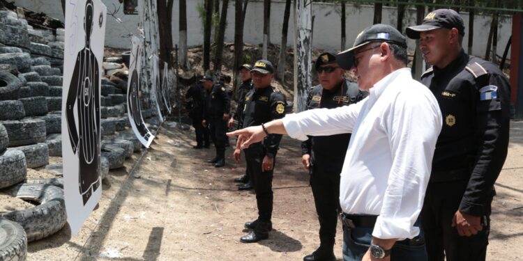 Policías refuerzan capacidades para garantizar seguridad ciudadana