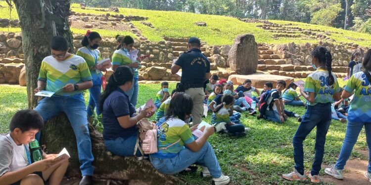 Policía de Turismo capacita a estudiantes para prevenir el acoso escolar