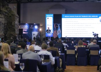 Ministerio de Gobernación presenta avances en seguridad a empresarios de la región