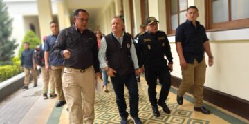 Más de 14 mil policías serán beneficiados con el servicio de alimentación