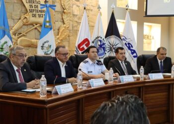 Autoridades firman convenio que fortalecerá medidas de protección portuaria.