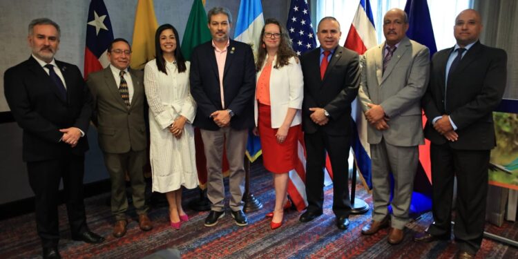 Guatemala reúne a expertos en geografía e historia