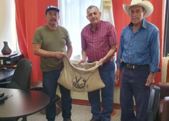 MAGA entrega semilla certificada tolerante a la roya