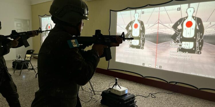 Ejército de Guatemala implementa el uso de simuladores de tiro virtual.