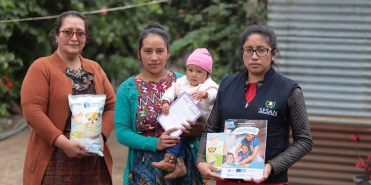 ¿Cómo el cambio social y de comportamiento previene y combate la desnutrición aguda?