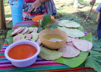 Tortillas de colores: un nutritivo arcoíris con sabor guatemalteco
