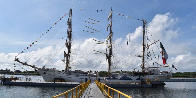 Visita oficial a Guatemala del Buque Escuela de la Armada de México, ARM “CUAUHTÉMOC”.