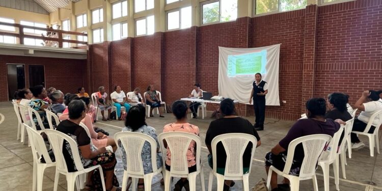 Comadronas de Iztapa, Escuintla, reciben capacitación sobre temas de Seguridad Alimentaria y Nutricional