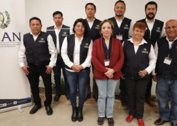 Secretaria Palmieri realiza gira de trabajo en Totonicapán y expone plan de trabajo a la delegación