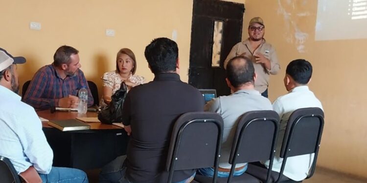 Capacitan a asociaciones agropecuarias de Jalapa para impulsar su economía