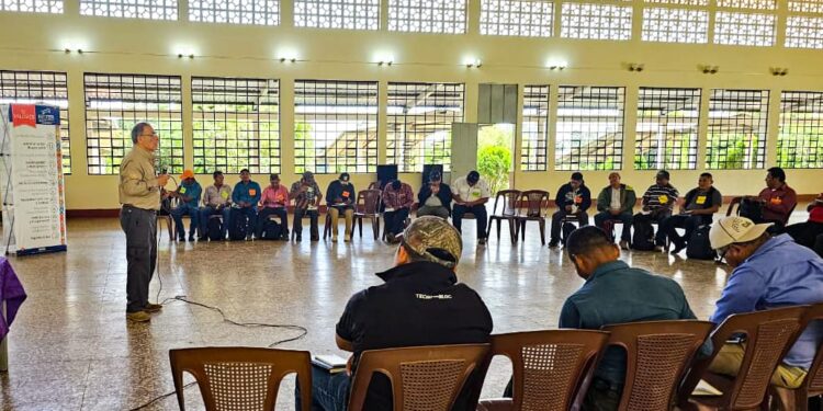 Productores capacitados en comercialización y organización