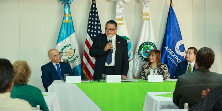 Se capacitan para abrir mercado estadounidense al aguacate Hass