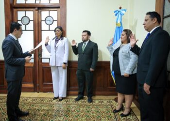 Viceministros del MAGA son juramentados