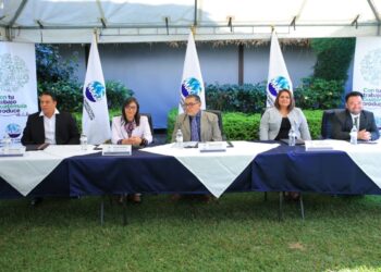 Ministro Maynor Estrada presenta su equipo de trabajo