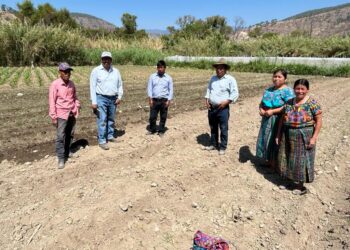 Productores y productoras de Sacapulas reciben insumos agrícolas