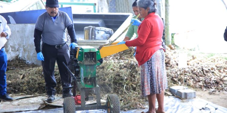 Construyen aboneras y biofábricas