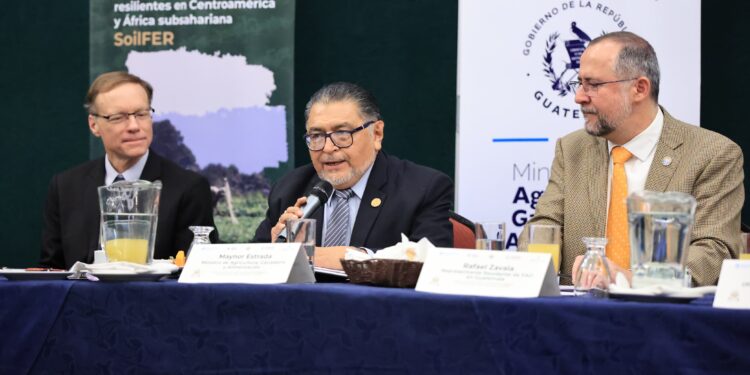 Guatemala inicia proyecto SoilFER para mejorar la productividad agrícola