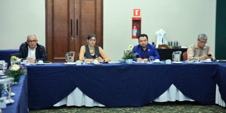 Trabajan en plan para implementar un Registro Único de Agricultores