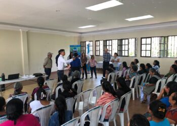 Fortalecen capacidades de las y los agricultores para enfrentar impactos climáticos