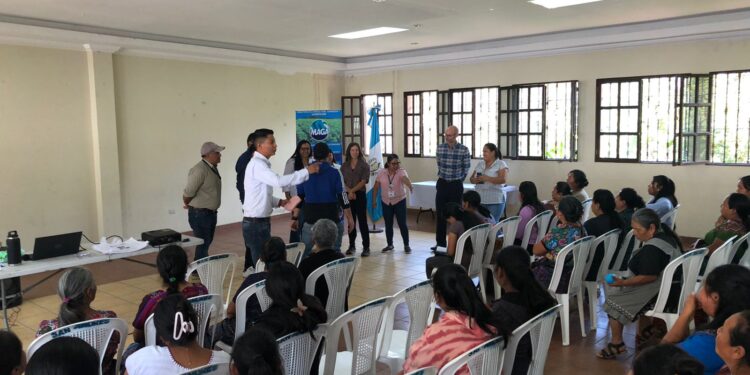 Fortalecen capacidades de las y los agricultores para enfrentar impactos climáticos