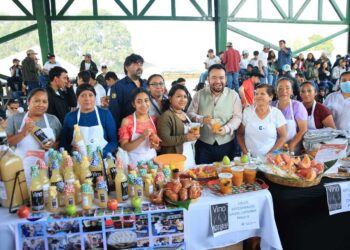 Apoyo y capacitación transforma vida de comunitarias que se convierten en emprendedoras