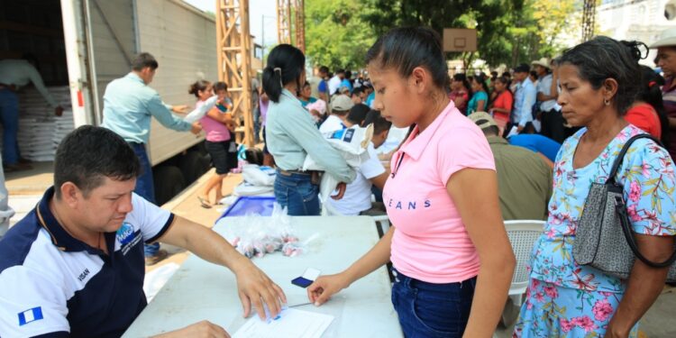Insumos agrícolas permitirán incrementar ingresos de productoras chiquimultecas