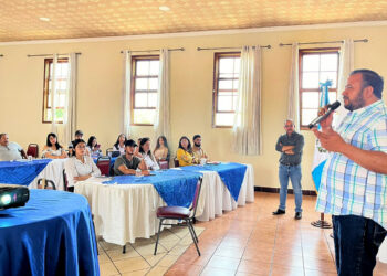 Talleres fomentan la alimentación saludable y apoyan al PAE en Jalapa