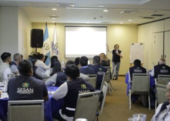 OES-UVG capacita a personal de la SESAN en monitoreo y evaluación