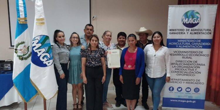 En Zacapa y Jutiapa brindan capacitación en obligaciones y derechos asociativos