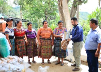 Apicultores de Rabinal reciben insumos para aumentar producción